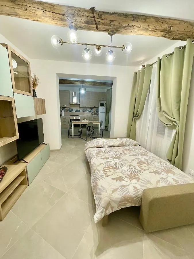 Malachite Suite Near Mugello Circuit Luco Mugello Apartment